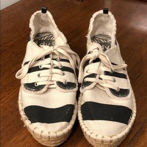 DV by Dolce Vita sneakers